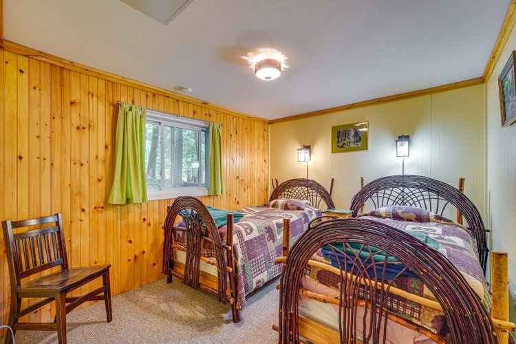 Bedroom 3 twin beds